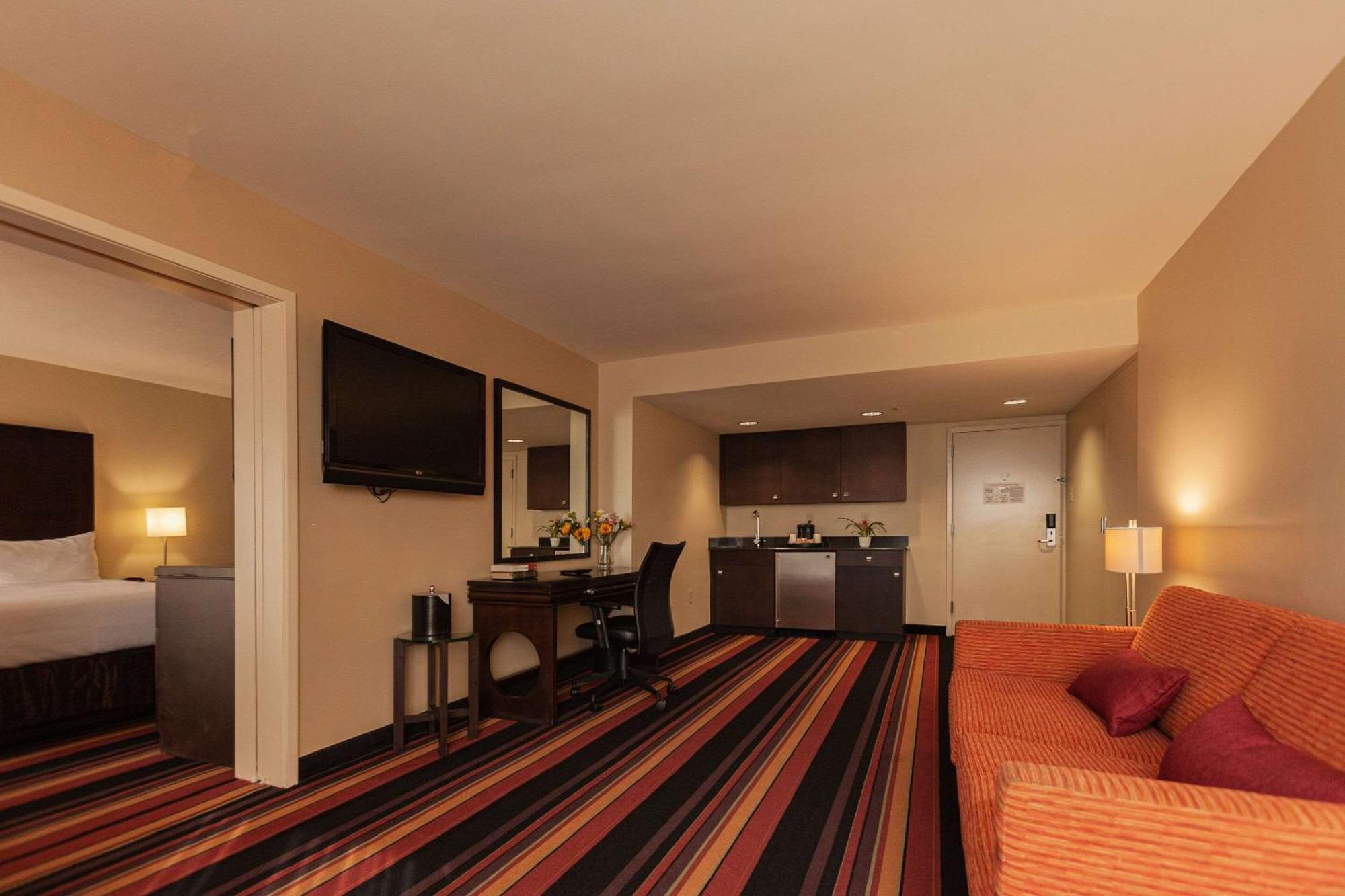 Clarion Hotel New Orleans - Airport & Conference Center ケナー エクステリア 写真